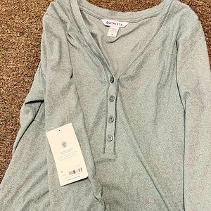 Athleta ribbed Henley top - medium NWT